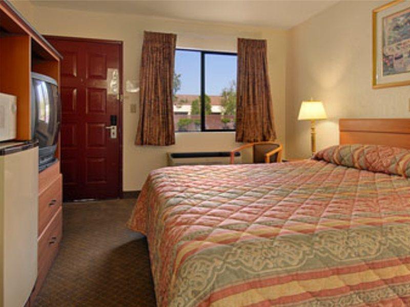 Travelodge Sacramento/Rancho Cordova Quarto foto